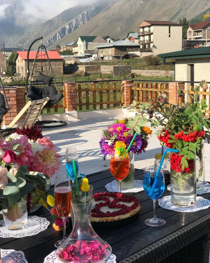 Vache Hotel Kazbegi Eksteriør billede